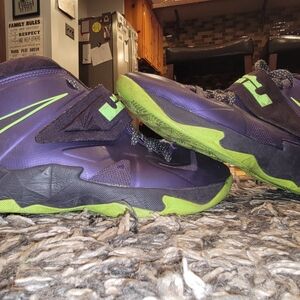 Nike Purple and Green Lebron Zoom Solider Size 7y